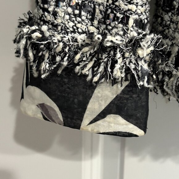 Authentic CHANEL 04P Fringe Texture Boucle Jacket Size 40/6 - Picture 4 of 5